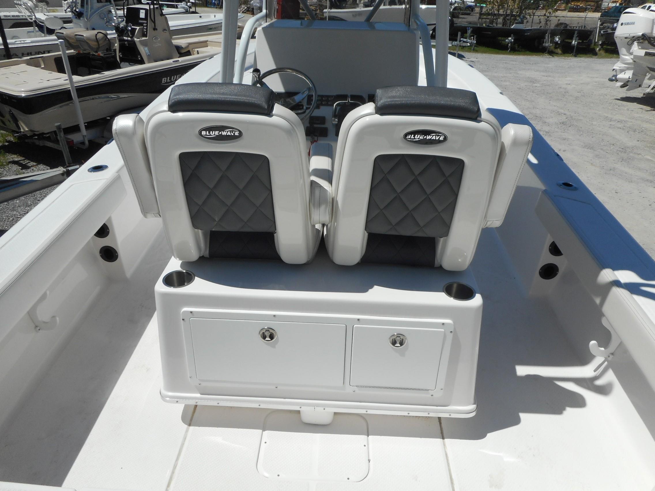 New  2019 27.17' Blue Wave 2800 Pure Hybrid Center Console in Slidell, Louisiana