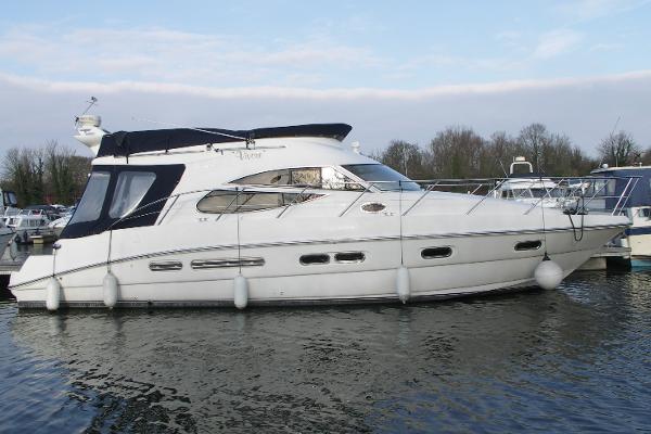 Sealine F42/5