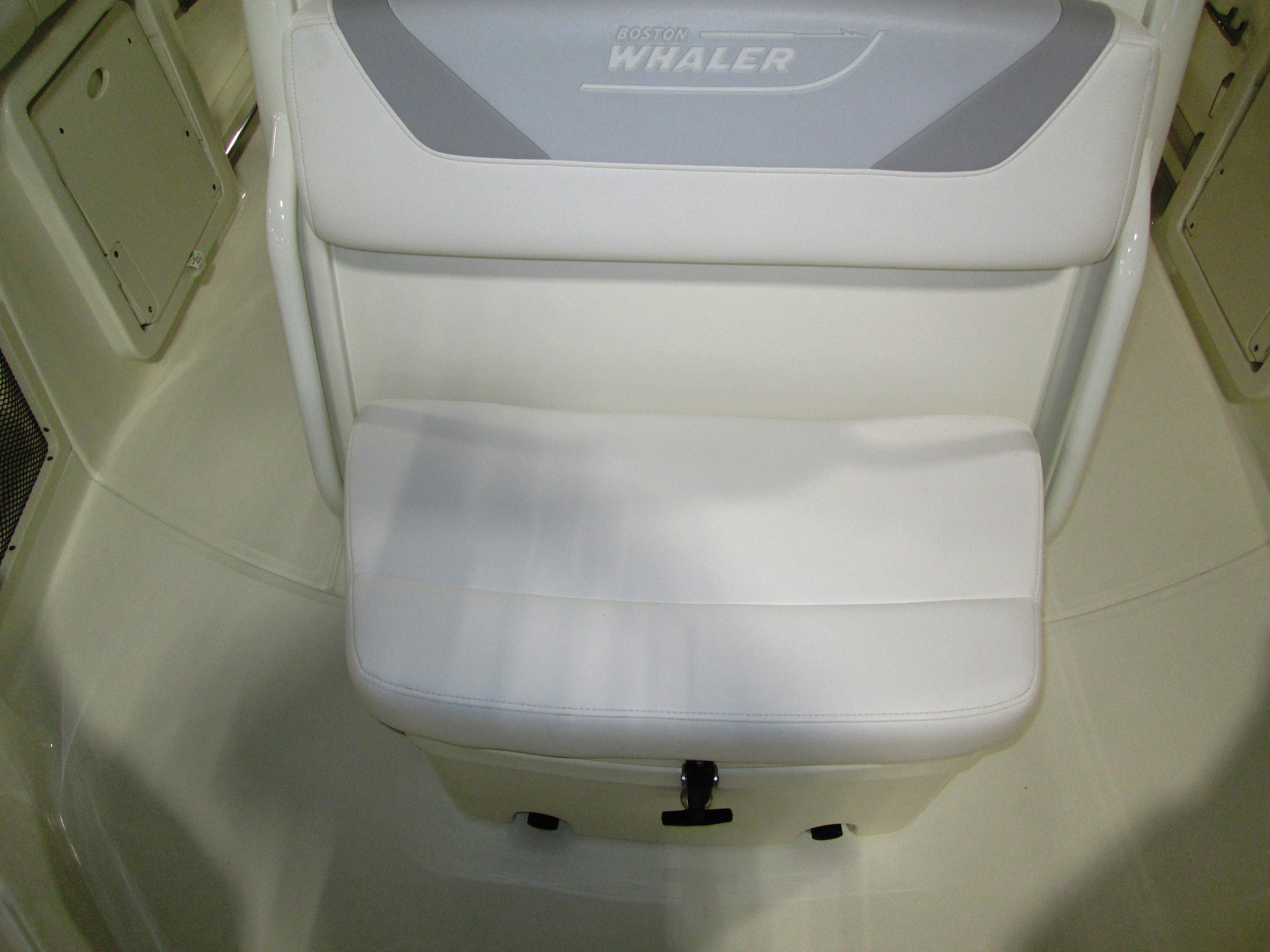 27' Boston Whaler, Listing Number 100752128, - Photo No. 8