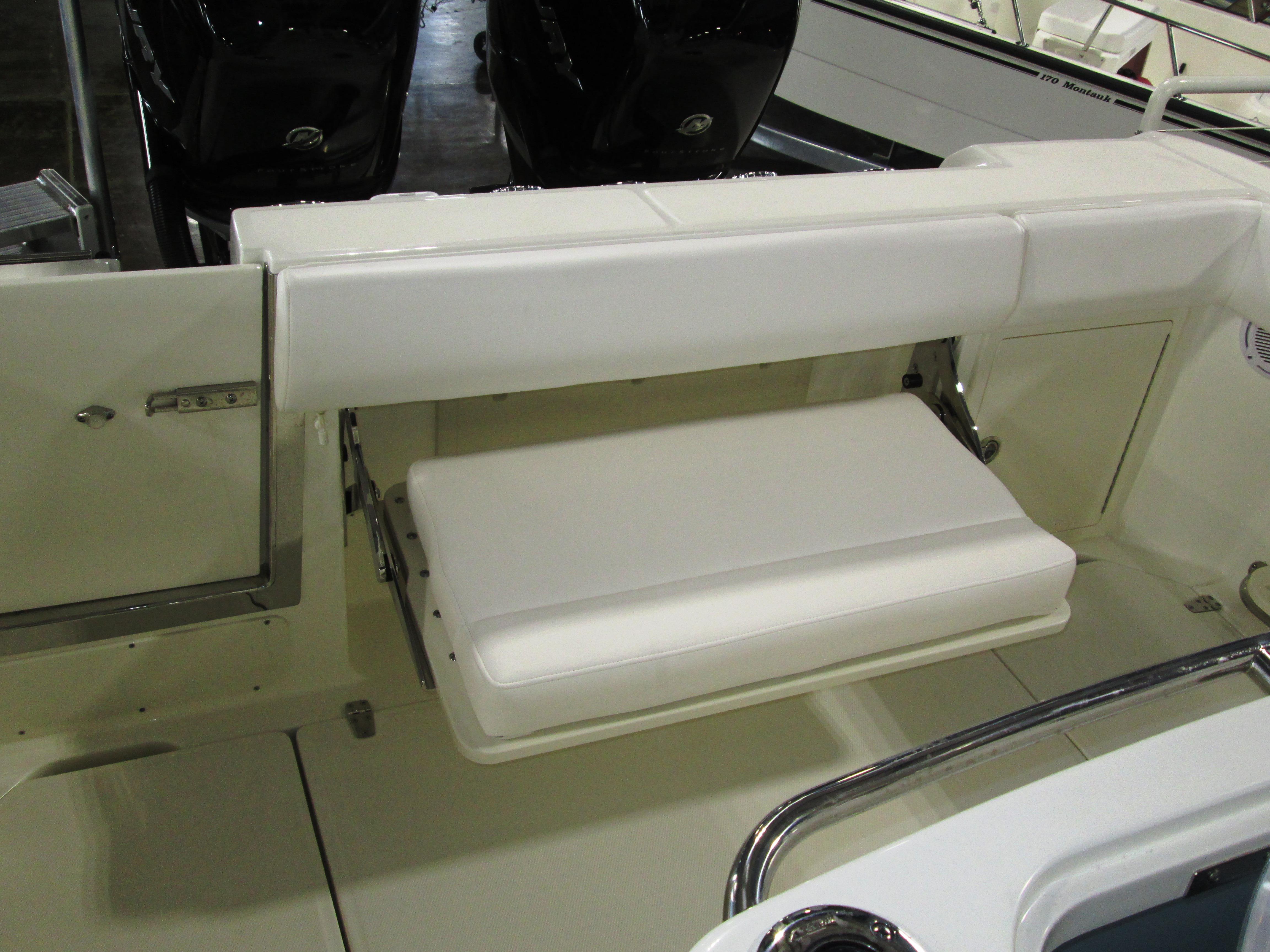 27' Boston Whaler, Listing Number 100752128, Image No. 26