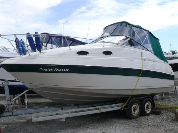 Regal 242 Commodore