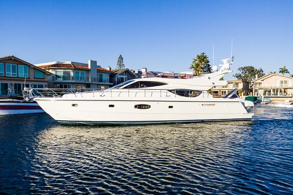Ferretti 550