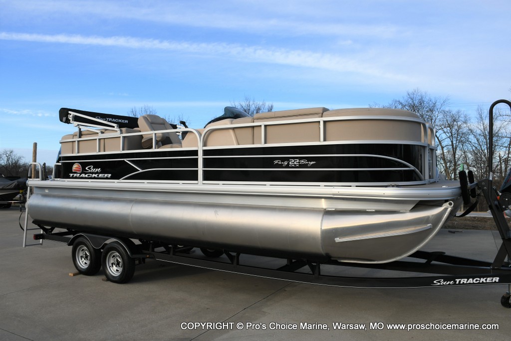 Sun Tracker Party Barge 22 DLX Pontoon Boats New in Warsaw, MO, 65355