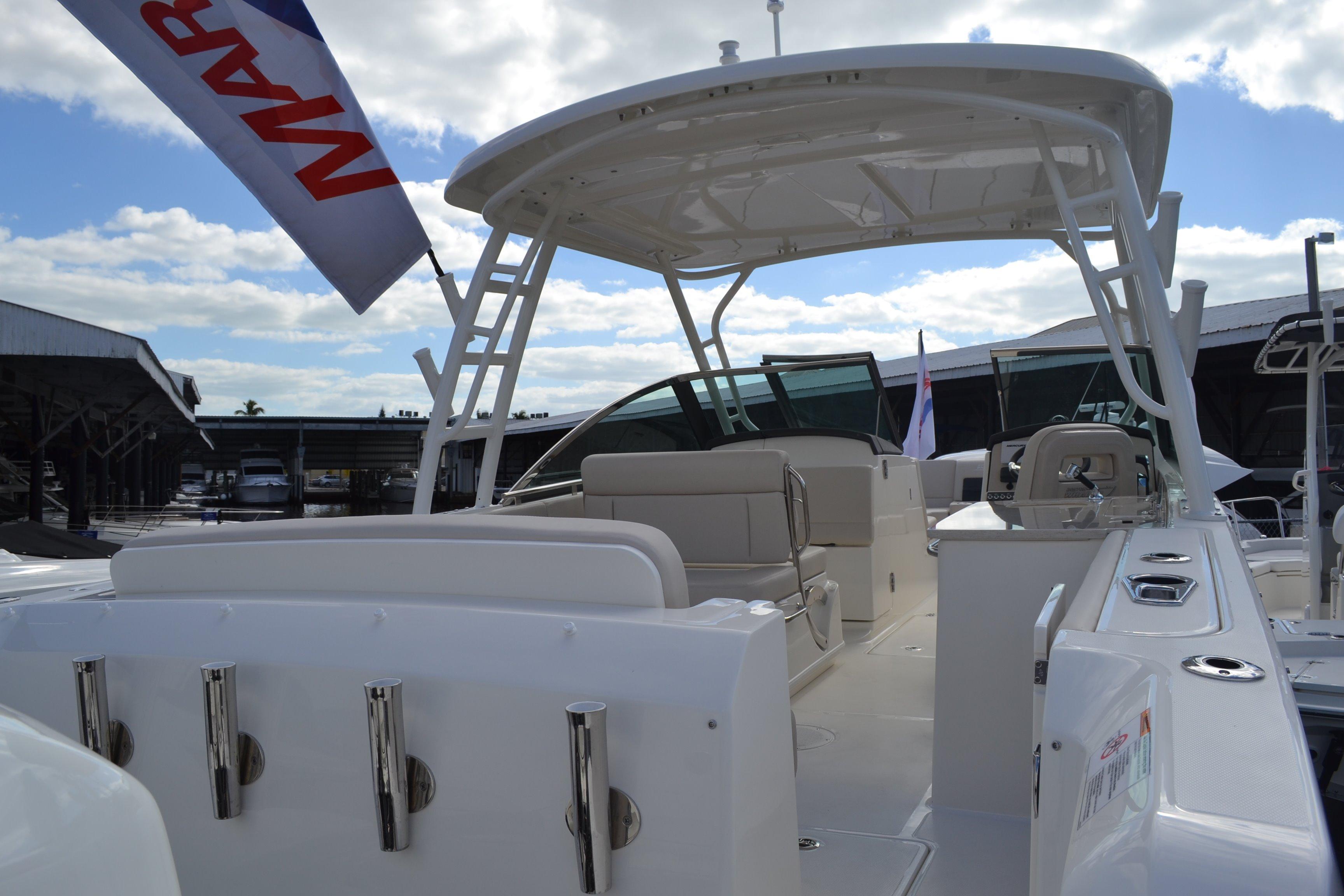 28' Boston Whaler, Listing Number 100758279, - Photo No. 4