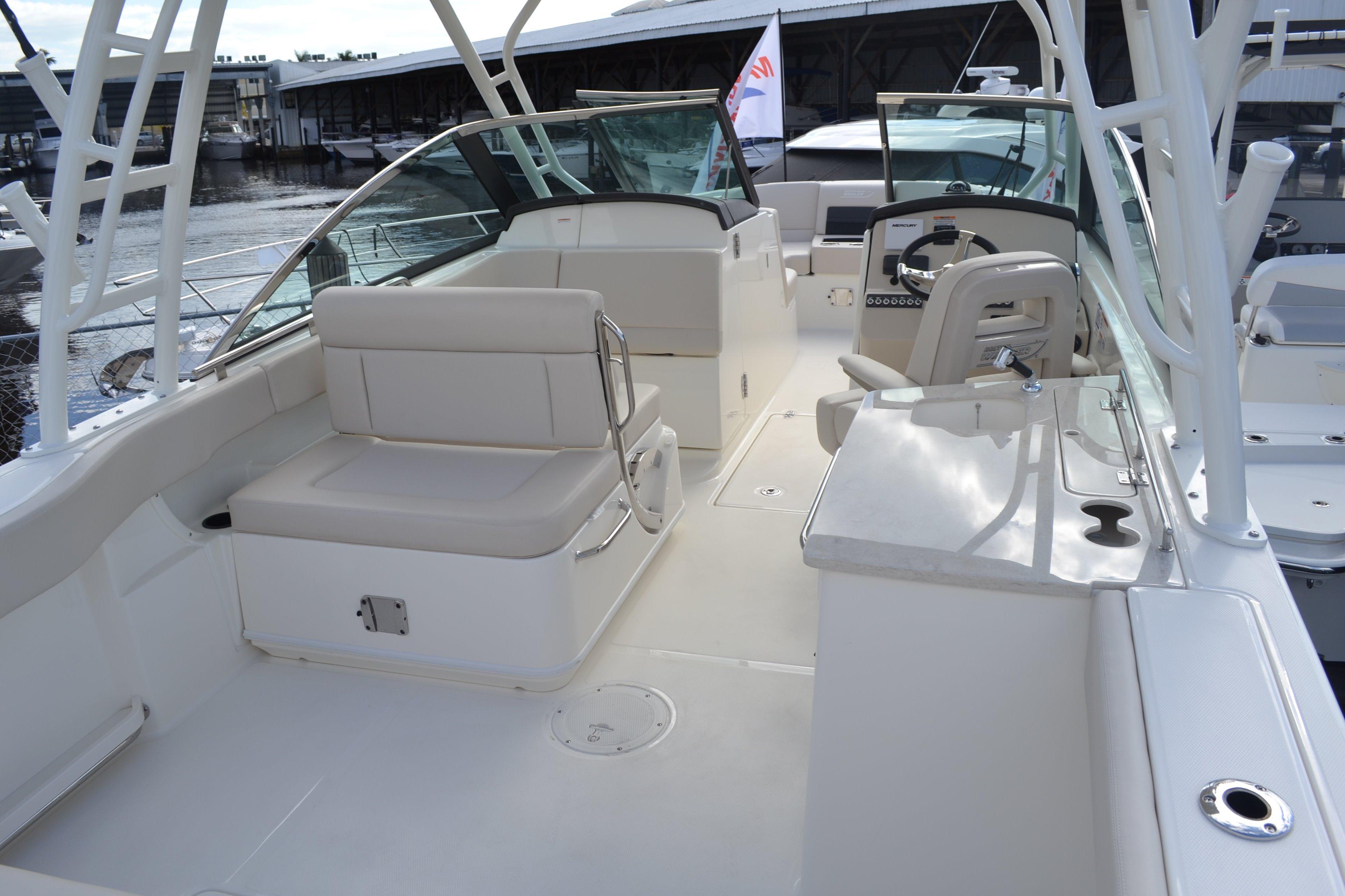 28' Boston Whaler, Listing Number 100758279, Image No. 5