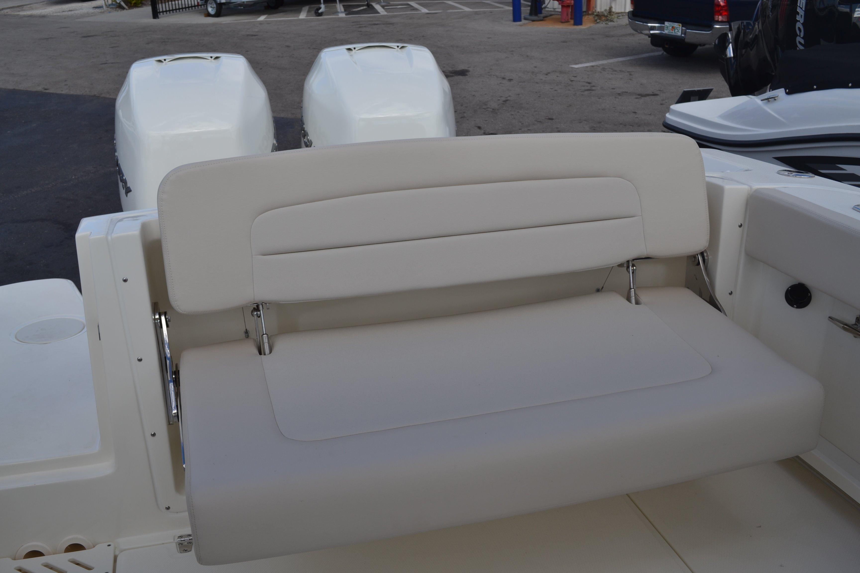 28' Boston Whaler, Listing Number 100758279, Image No. 6