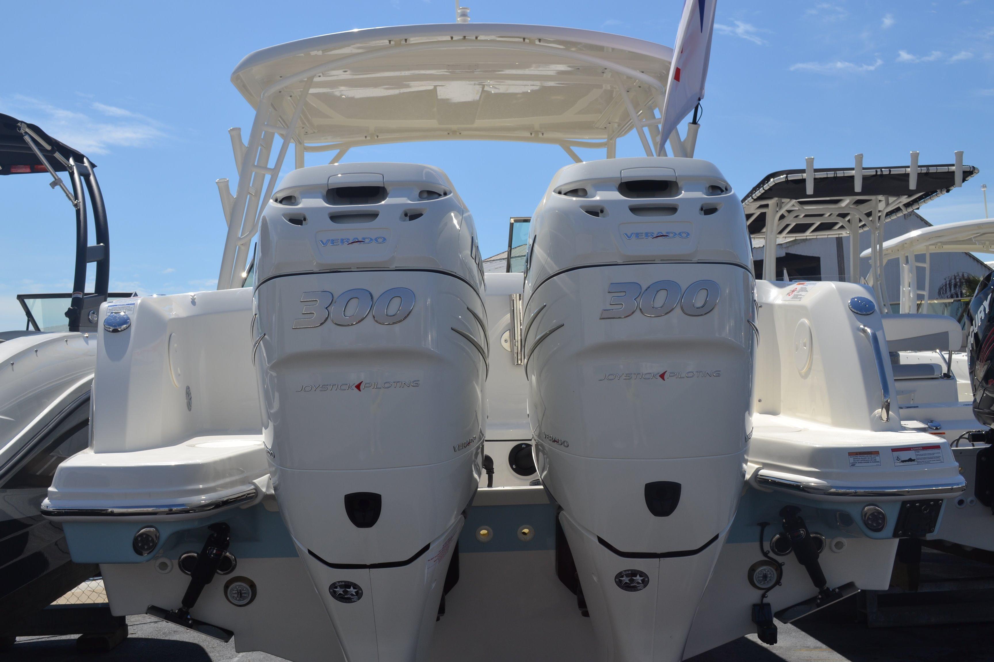28' Boston Whaler, Listing Number 100758279, Image No. 2