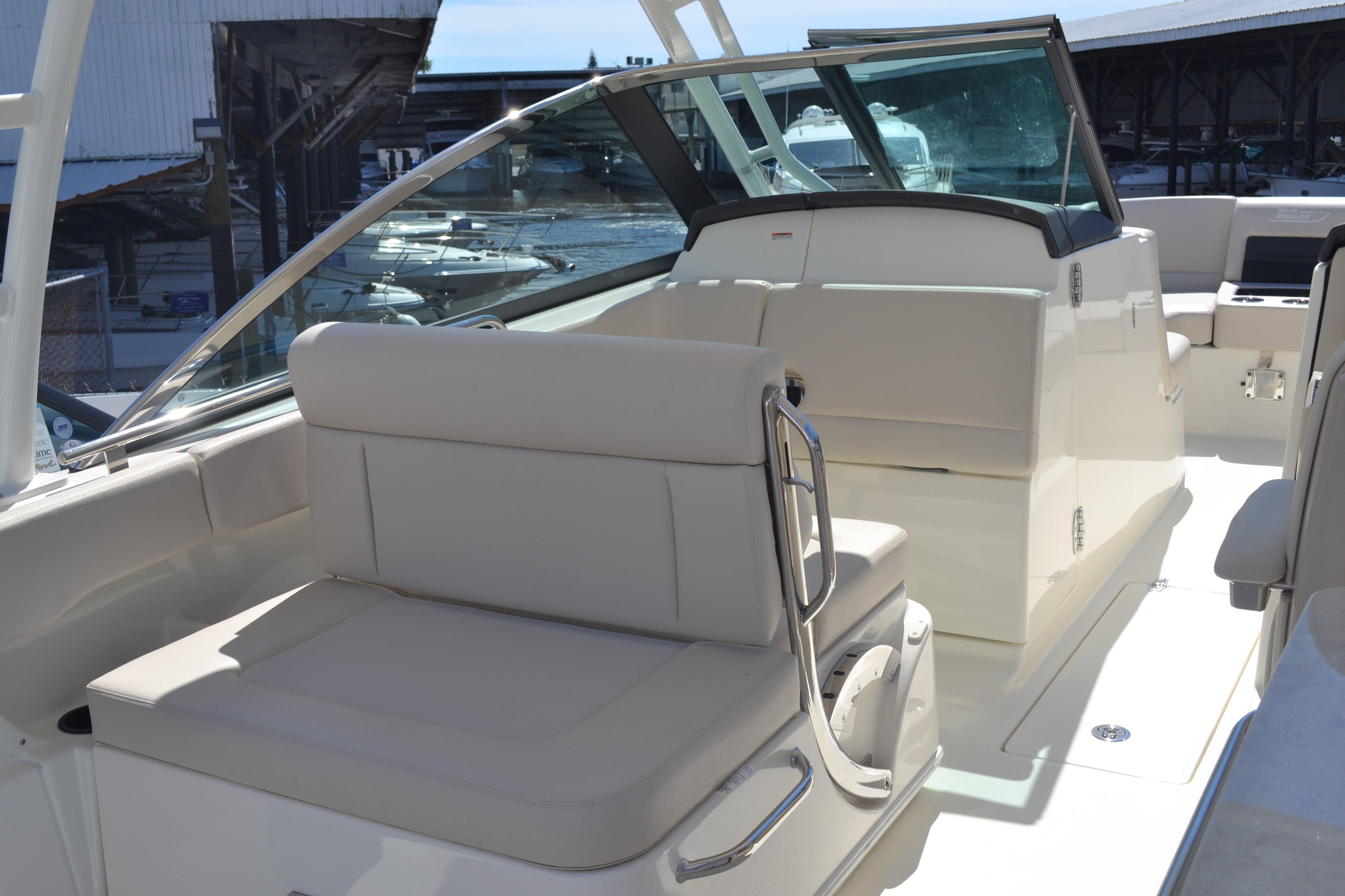 28' Boston Whaler, Listing Number 100758279, Image No. 8