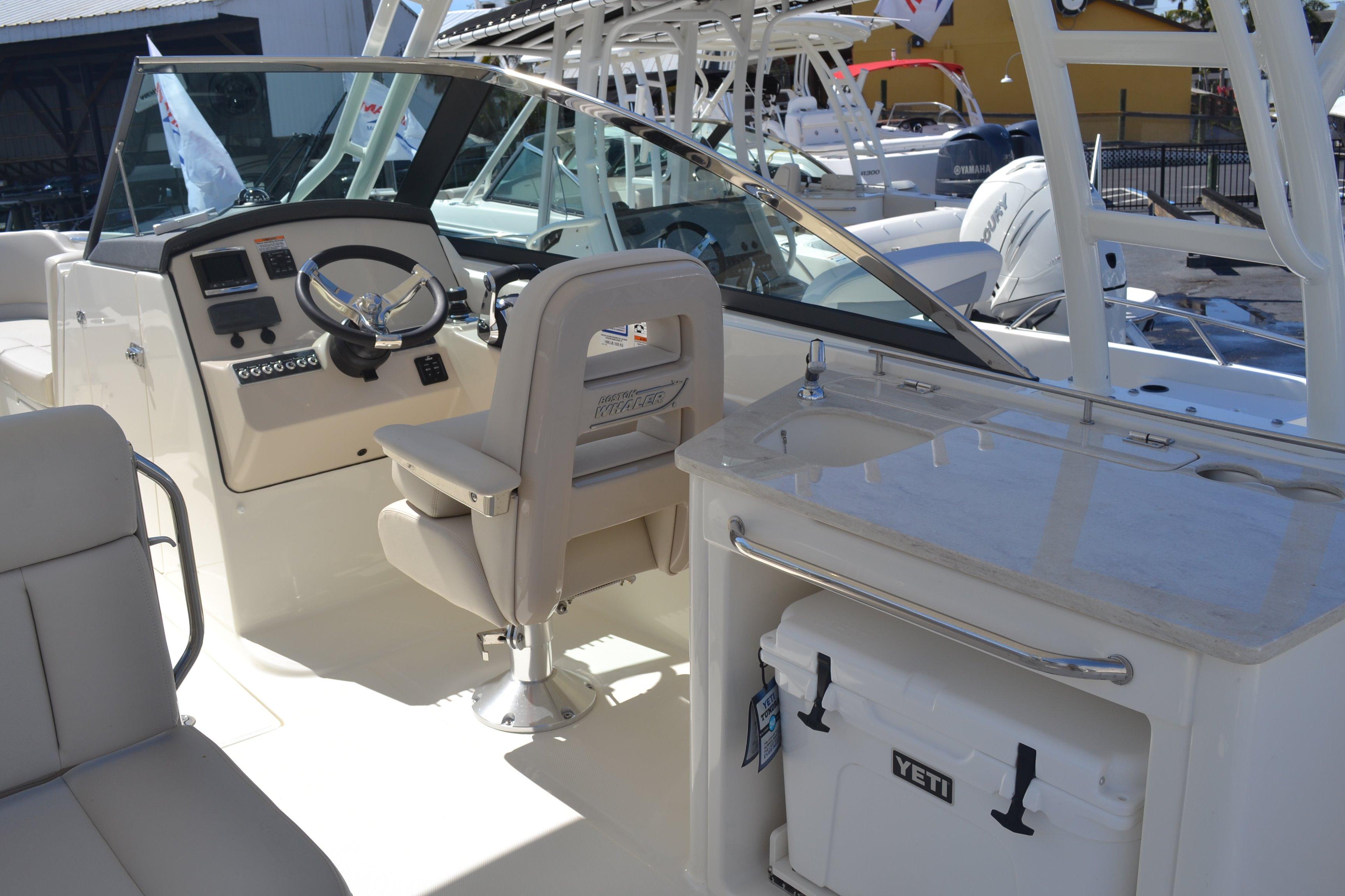 28' Boston Whaler, Listing Number 100758279, - Photo No. 9