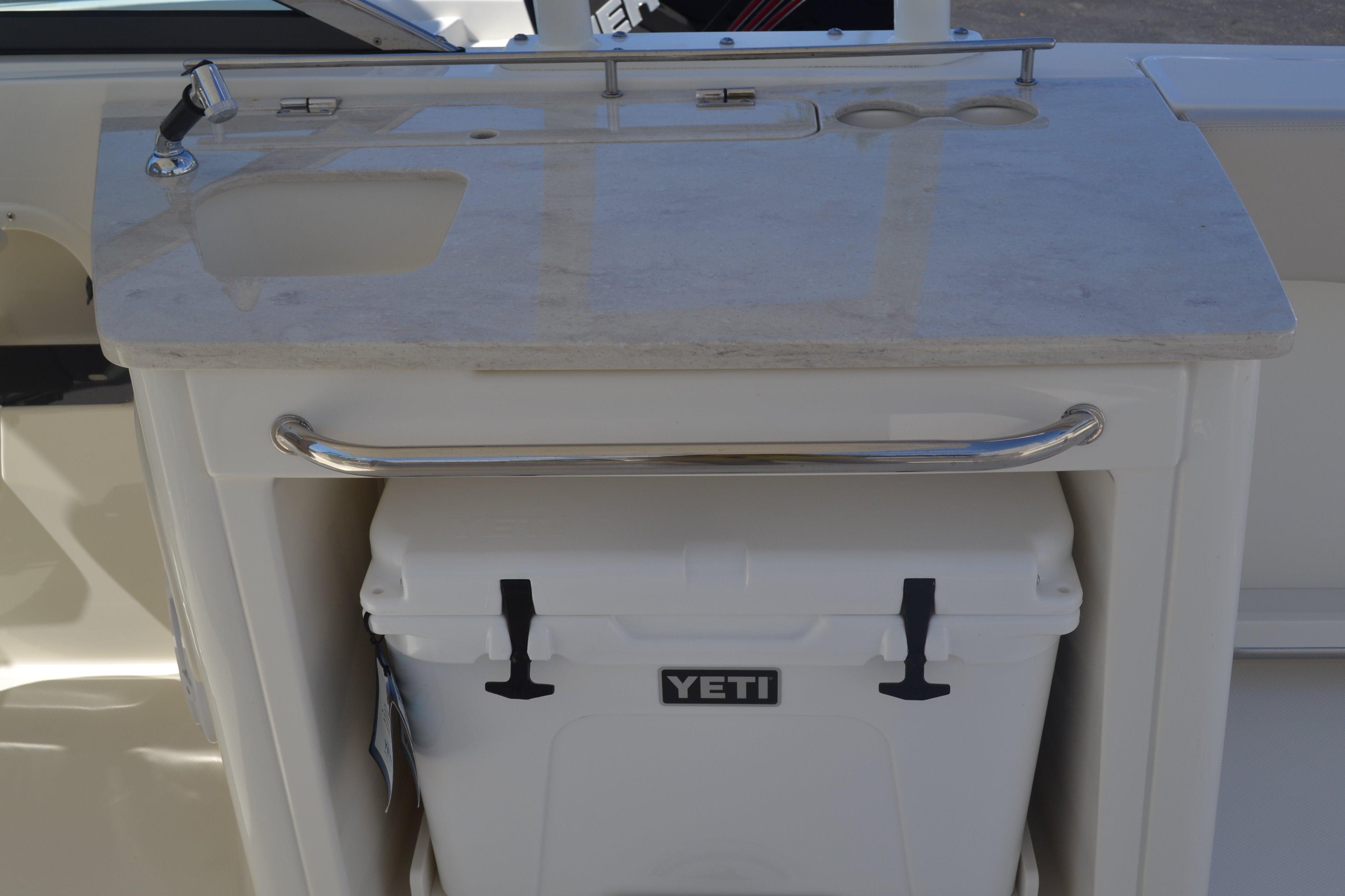 28' Boston Whaler, Listing Number 100758279, - Photo No. 10