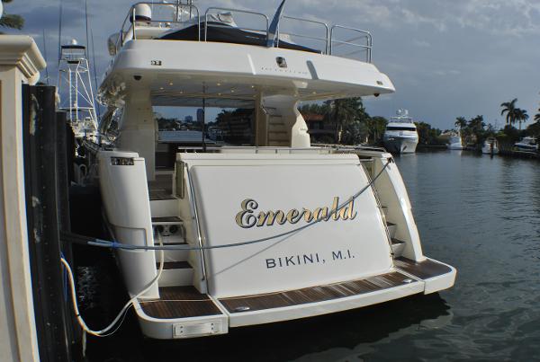 Ferretti 830