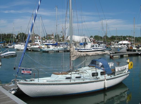 Halcyon 27