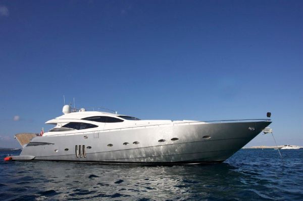 Pershing 90
