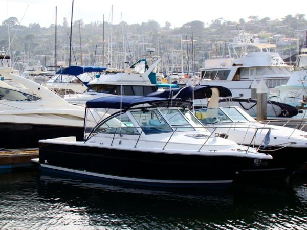 Tiara 2900 Coronet Harbor Edition