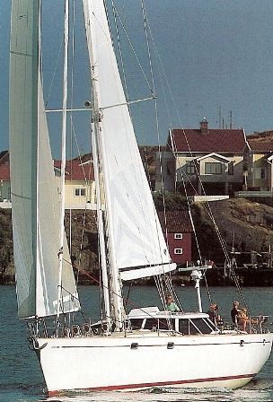 Farr 60 Sailing along