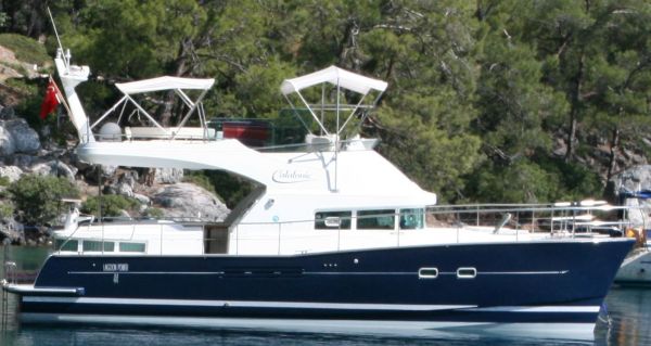Lagoon Power 44