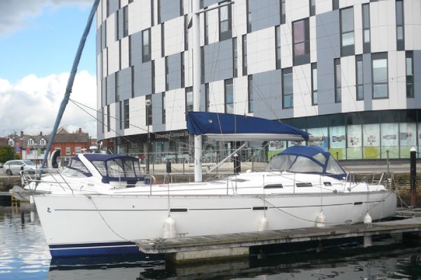 Beneteau Oceanis 393
