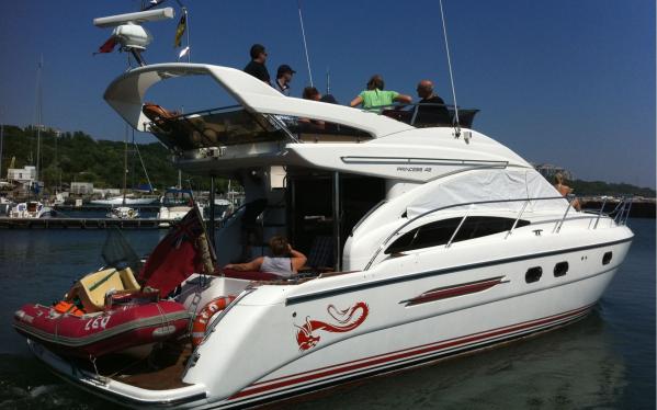 ENGLAND Princess 42 (flybridge