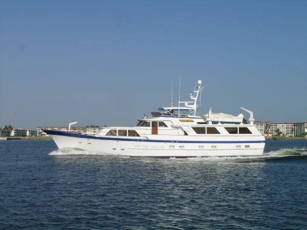 Burger Raised Pilothouse