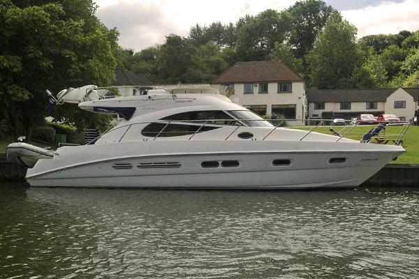 Sealine F42/5