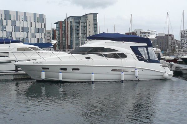 Sealine F42/5