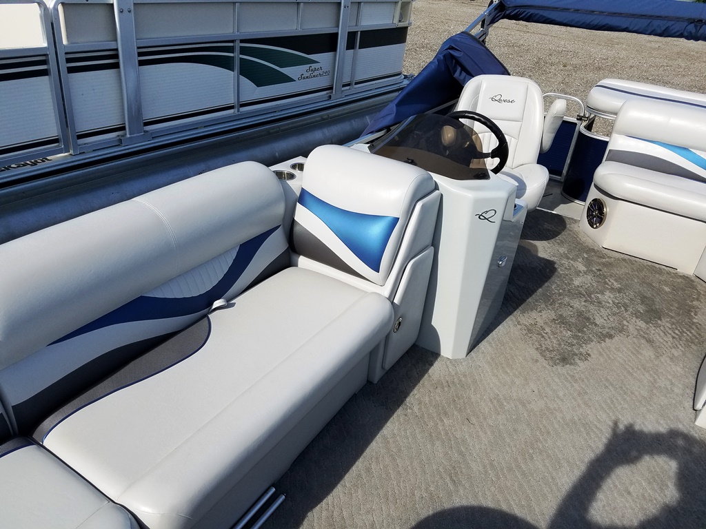 2013 Apex Pontoons Qwest Q820LS Cruise Deluxe | 3 of 21