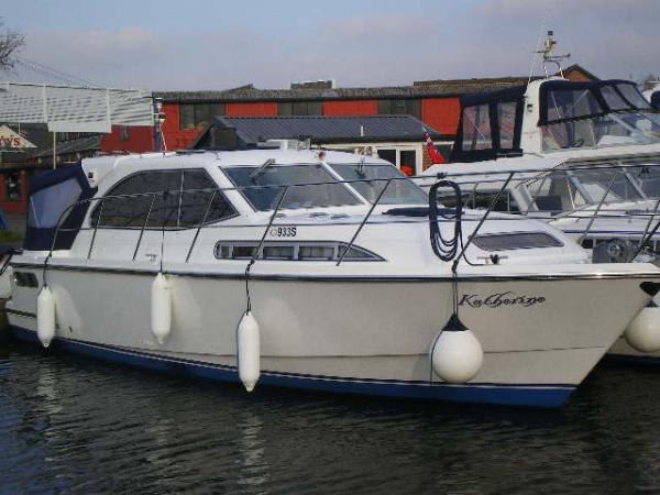 Westwood 340 Sedan
