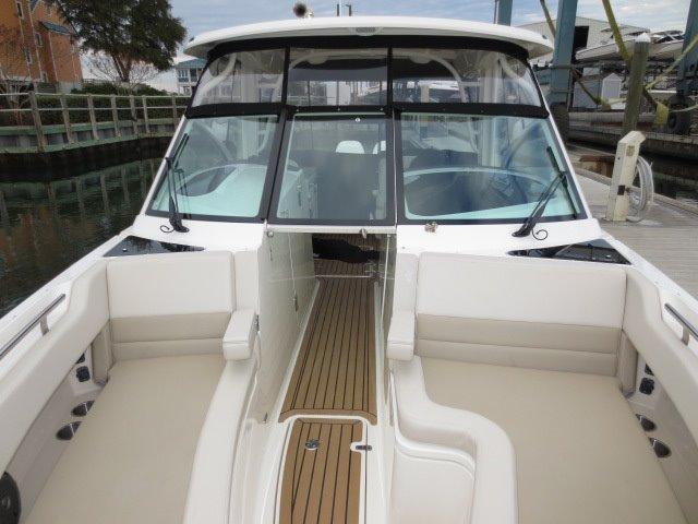 32' Boston Whaler, Listing Number 100759810, - Photo No. 20