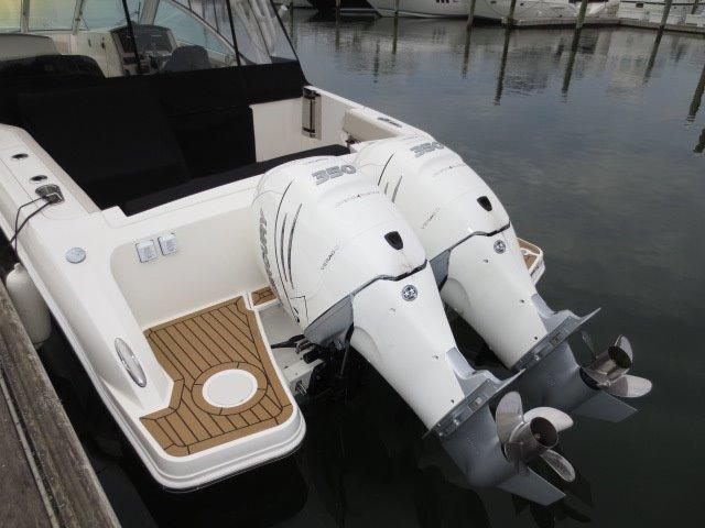 32' Boston Whaler, Listing Number 100759810, Image No. 14