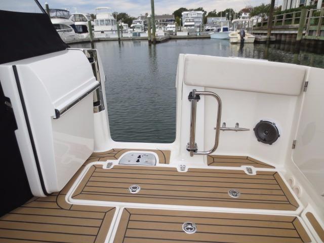 32' Boston Whaler, Listing Number 100759810, - Photo No. 21