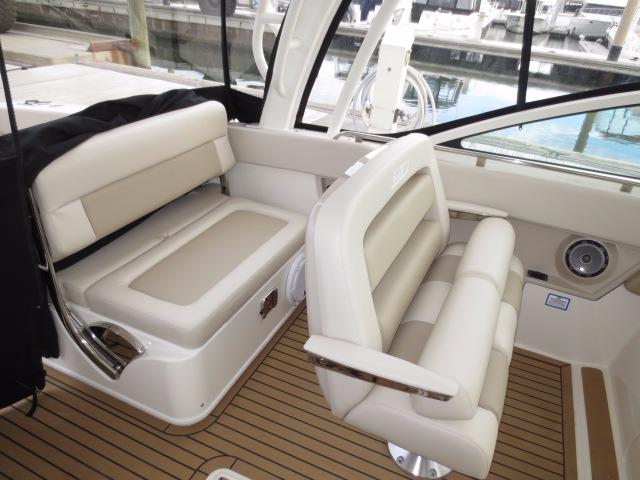 32' Boston Whaler, Listing Number 100759810, - Photo No. 25