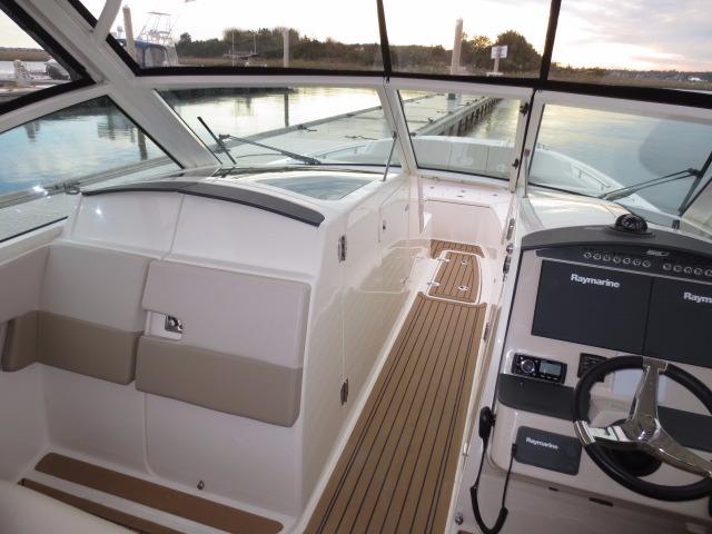 32' Boston Whaler, Listing Number 100759810, - Photo No. 28