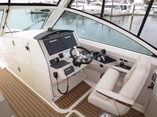 32' Boston Whaler, Listing Number 100759810, Image No. 29