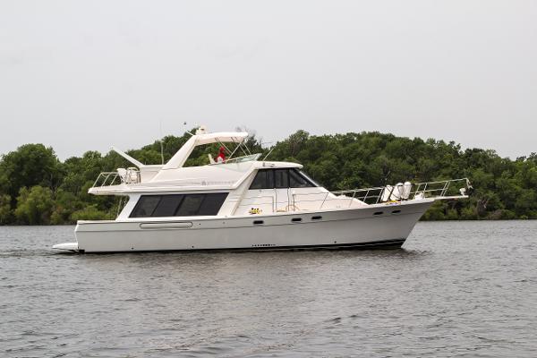 Featured Brokerage Bayliner Yachts