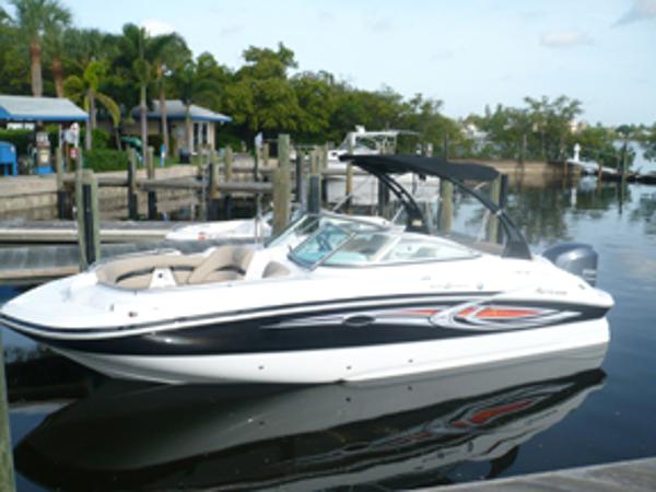 Hurricane 2400 SUNDECK