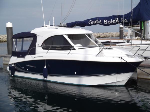 Beneteau Antares 8