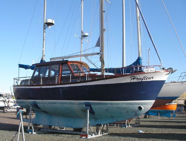 Nauticat 33