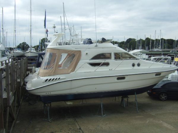Sealine F33 Flybridge