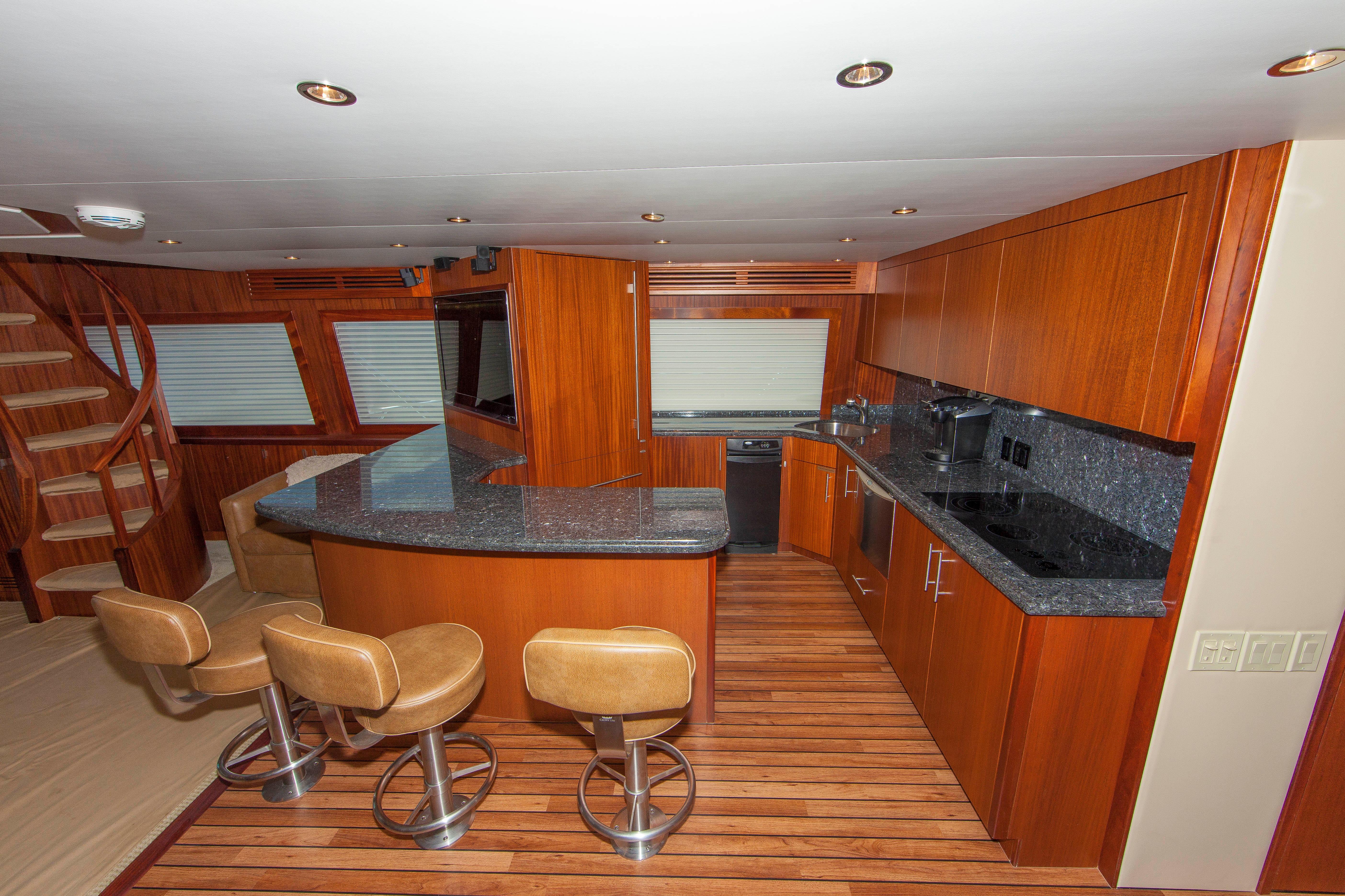 77' Hatteras, Listing Number 100750356, - Photo No. 43