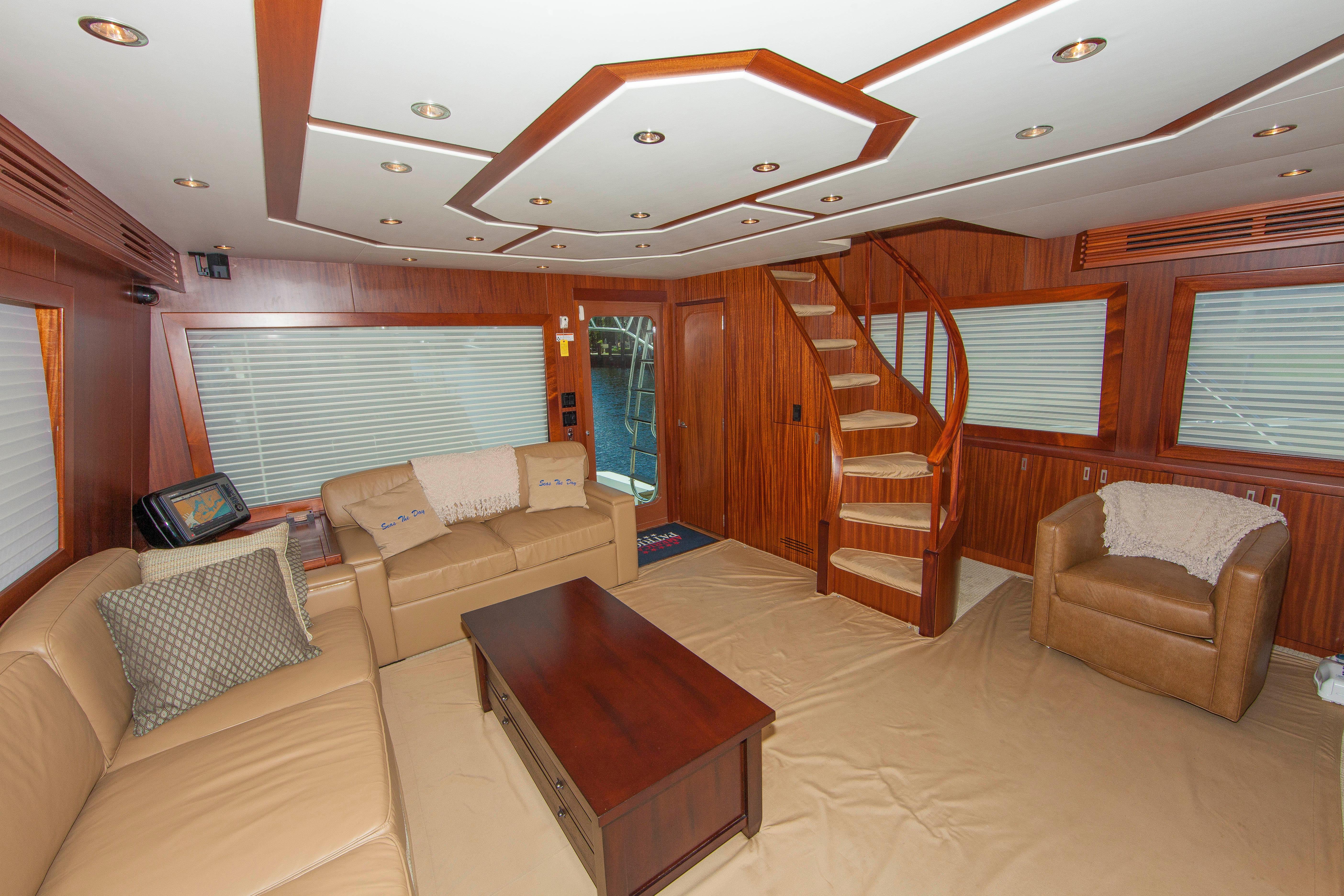 77' Hatteras, Listing Number 100750356, - Photo No. 40