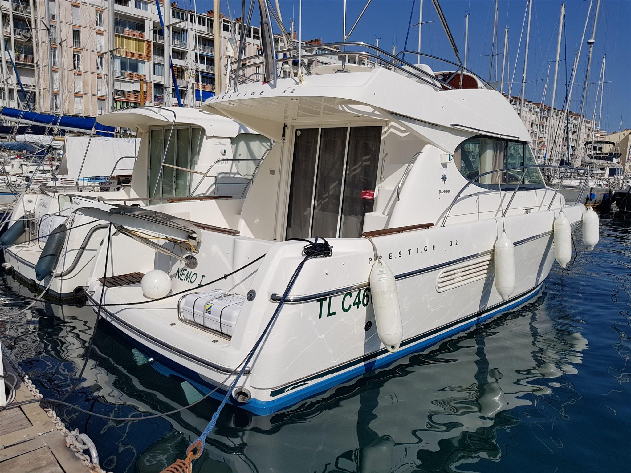 Jeanneau PRESTIGE 32 FLY boat for sale