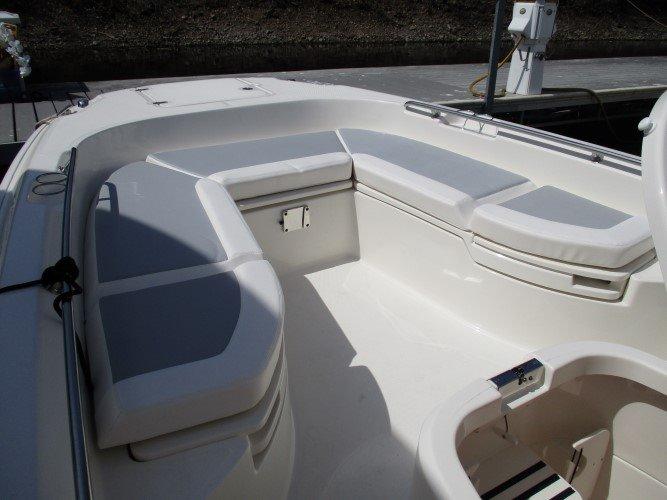 27' Boston Whaler, Listing Number 100762376, Image No. 15