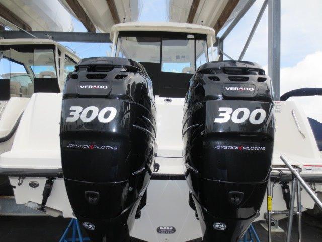 31' Boston Whaler, Listing Number 100752644, Image No. 3