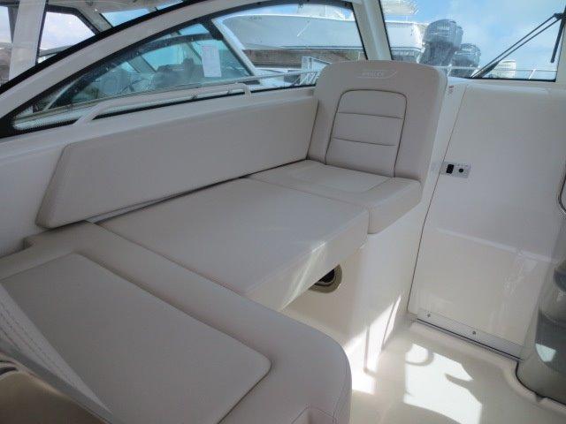 31' Boston Whaler, Listing Number 100752644, - Photo No. 13