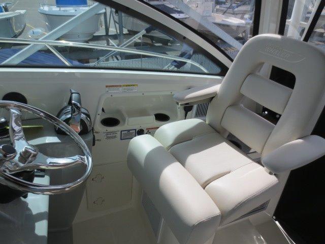 31' Boston Whaler, Listing Number 100752644, - Photo No. 18