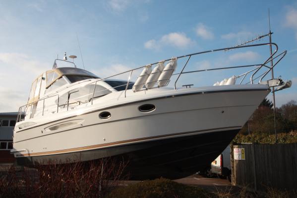 Broom 370 Aft cabin