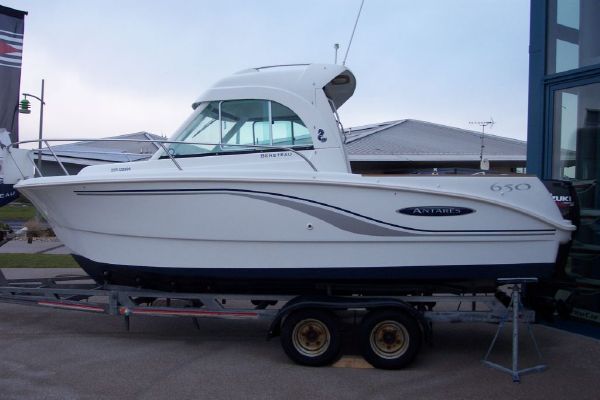 Beneteau Antares 650