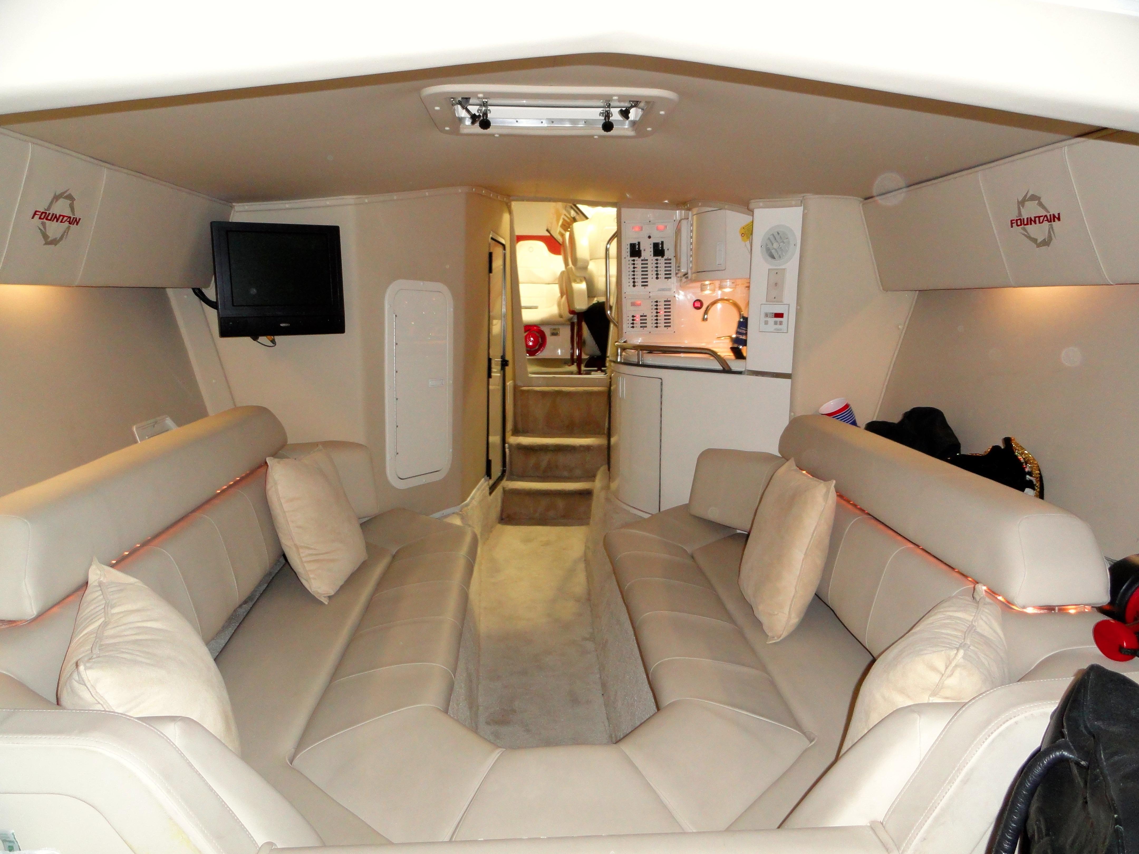 47 Fountain 2009 Indianapolis, Indiana Sold on 20170523 by Denison