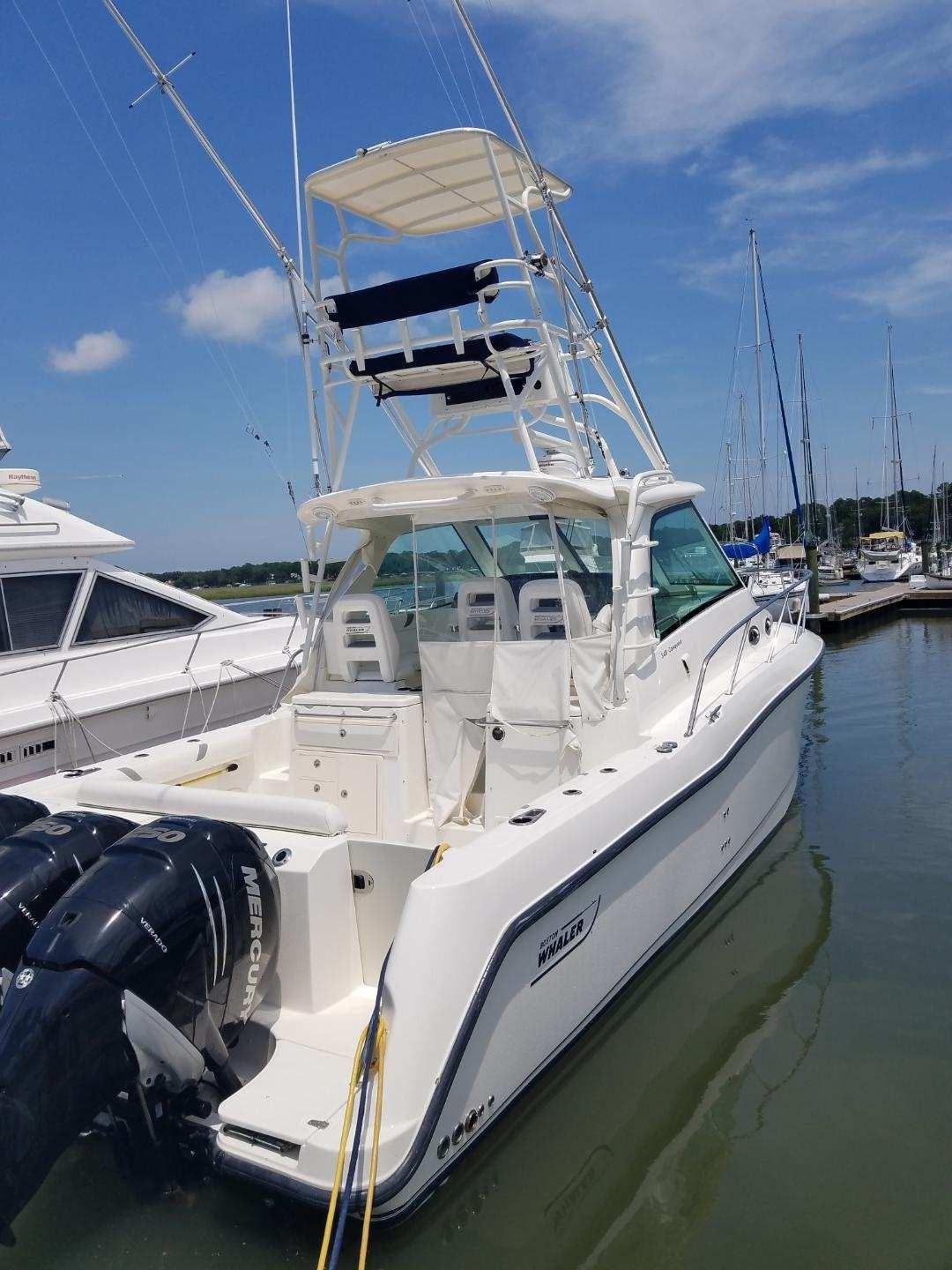 34 Boston Whaler 5 Conquest 2012 | HMY Yachts