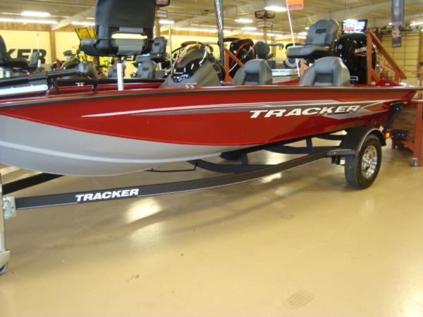2021 Tracker Boats boat for sale, model of the boat is PT 175TXW & Image # 1 of 15